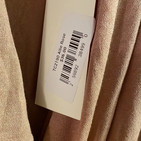 Blush top - Picture 3 of 5